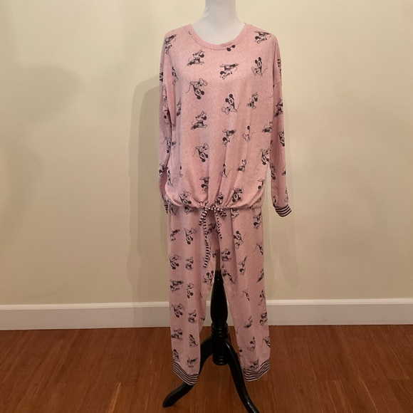 Womens Disney brand “Mickey & Minnie”lounging pajama set - Picture 1 of 10
